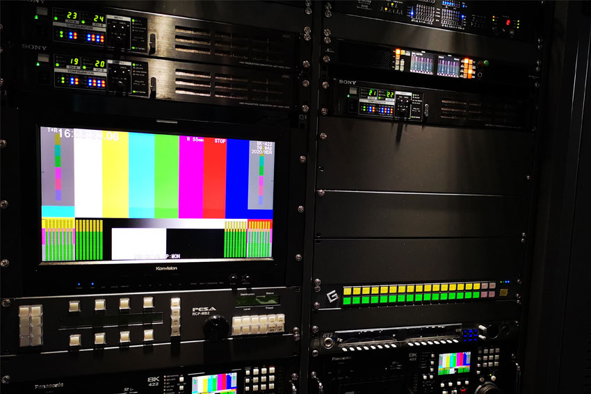 国内首台8K转播车诞生，8K 5G 三维声。康维讯监视器被选应用