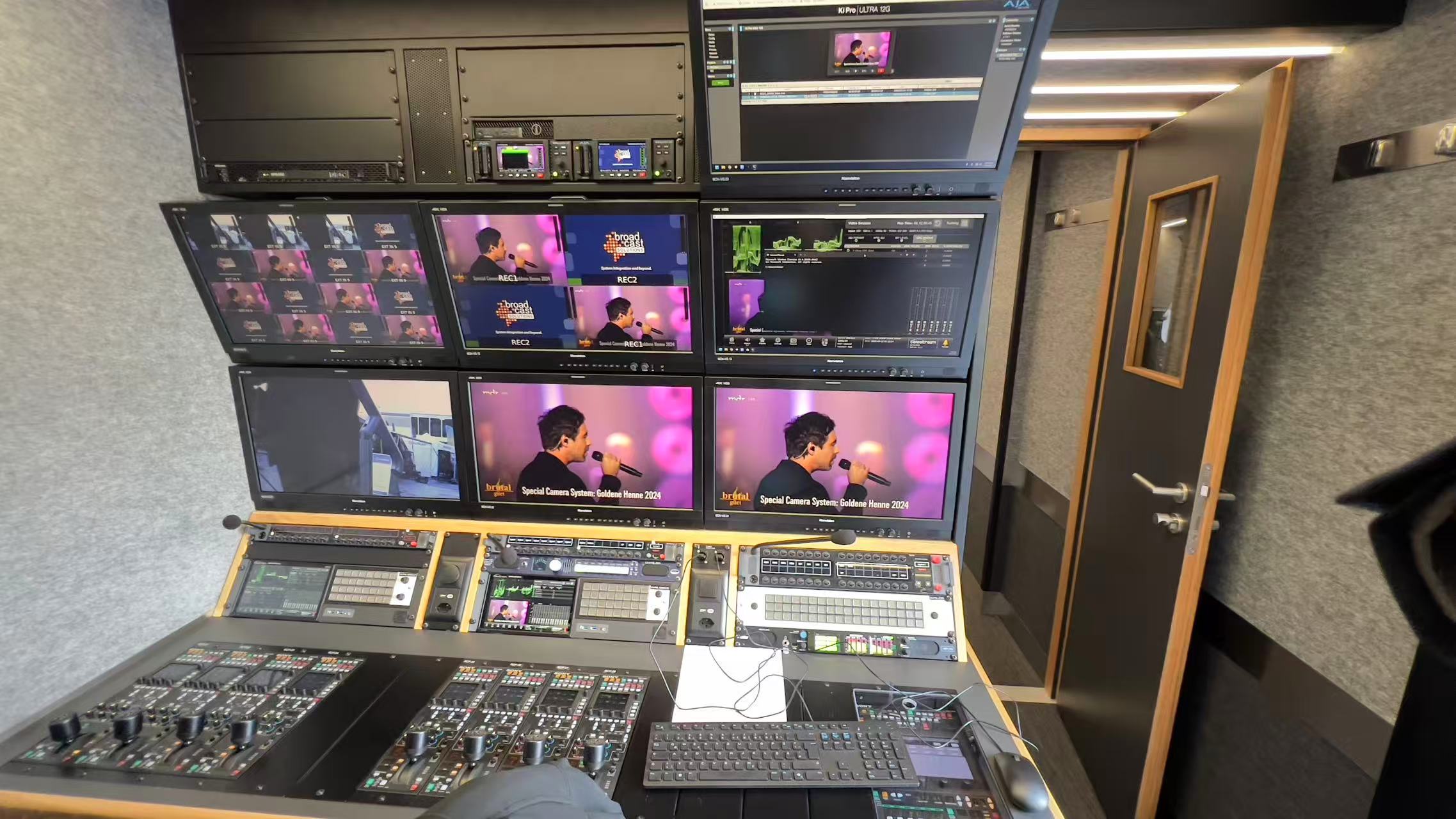 瑞士SRG电视台4K转播车 (1).jpg 瑞士SRG电视台4K转播车 (1).jpg